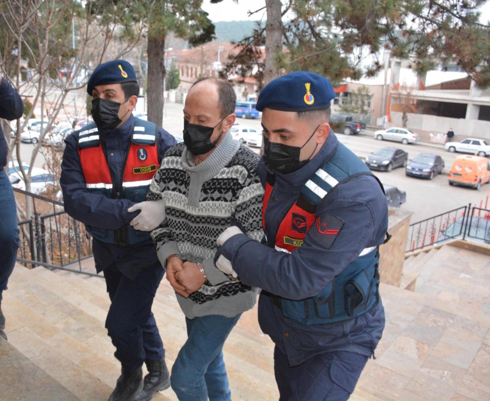 Dedesinin hayatına son veren zanlının evinde uyuşturucu ve tabanca ele geçirildi