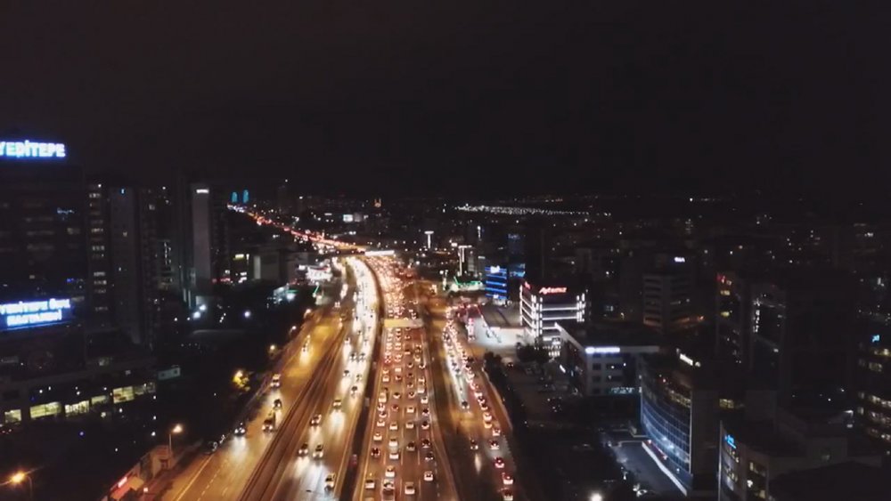 İstanbul'da sokağa çıkma kısıtlaması öncesi trafik yoğunluğu
