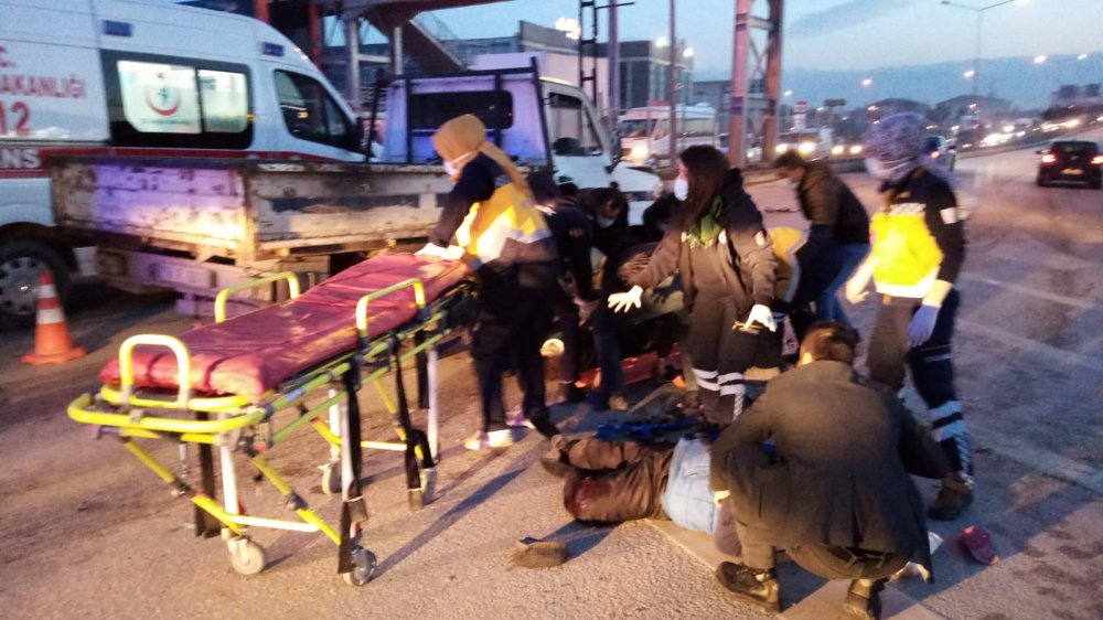 Kamyonetle çarpışan engelli aracının sürücüsü yaralandı, eşi öldü