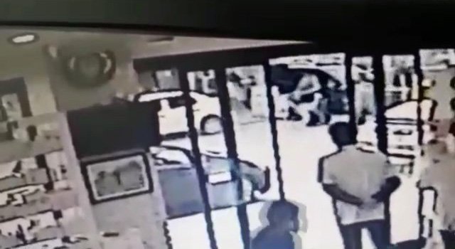 Kardeşlerin üzerine kurşun yağdırdı: 1 can kaybı, 2 yaralı