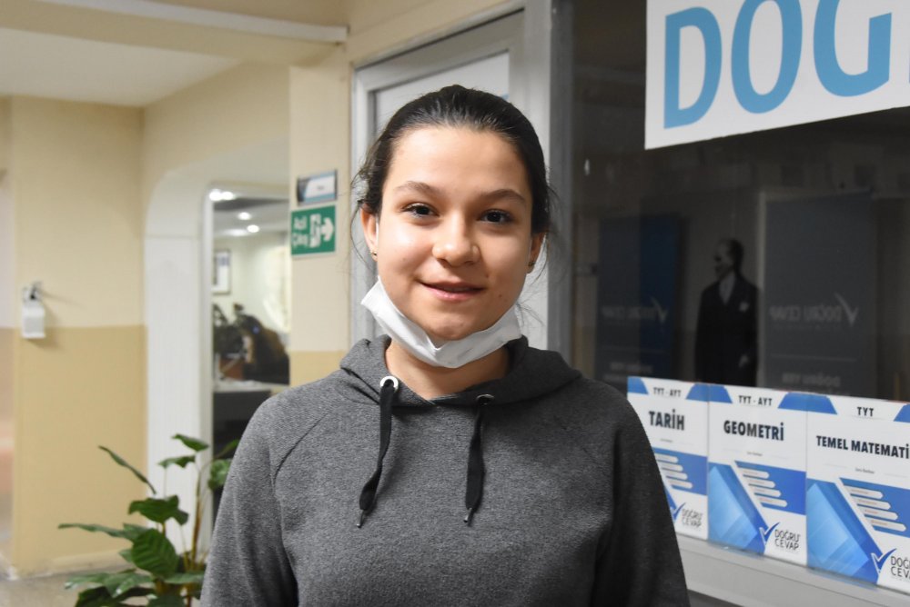 Resmi okullardaki destekleme ve yetiştirme kurslarında yüz yüze eğitim başladı.