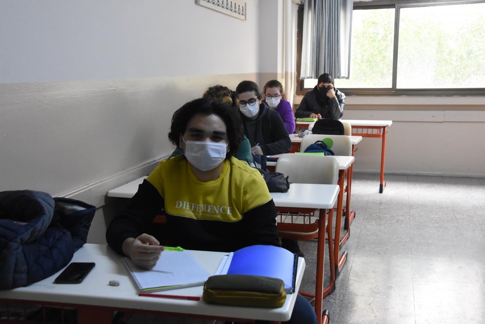 Resmi okullardaki destekleme ve yetiştirme kurslarında yüz yüze eğitim başladı.