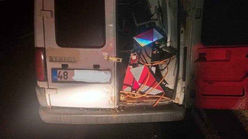 Şüphe üzerine durdurulan aracın sürücüsü cezaevi firarisi çıktı