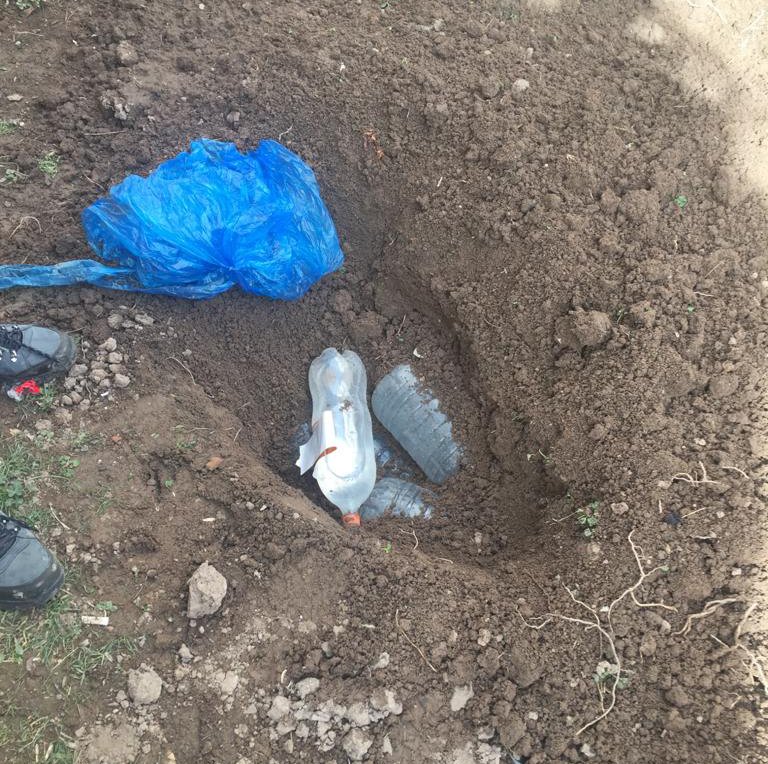 Aksaray’da toprağa gömülü 11 bidon bulundu; içindeki sıvılar laboratuvarda incelenecek