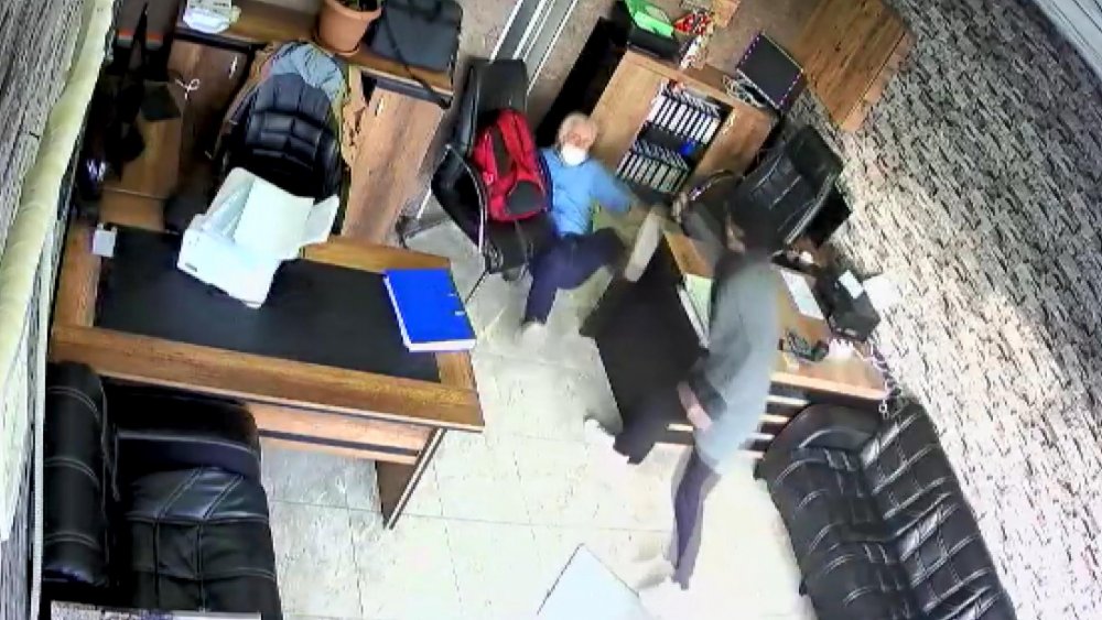 Esenyurt'ta biber gazlı gaspçıya İtalyan direnişi kamerada
