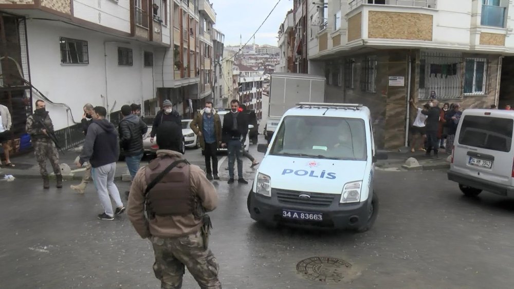 Esenyurt'ta silahlı, kılıçlı kavga 