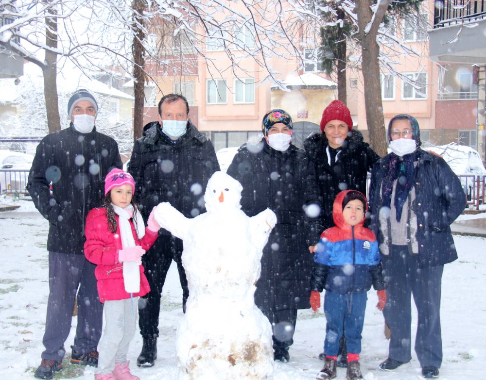 Kar, Burdur'da ulaşımı olumsuz etkiledi