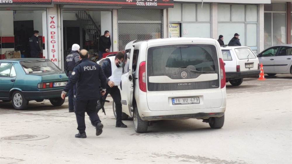 Polise ateş açıp kaçan şüpheli, 35 kilometrelik takiple yakalandı