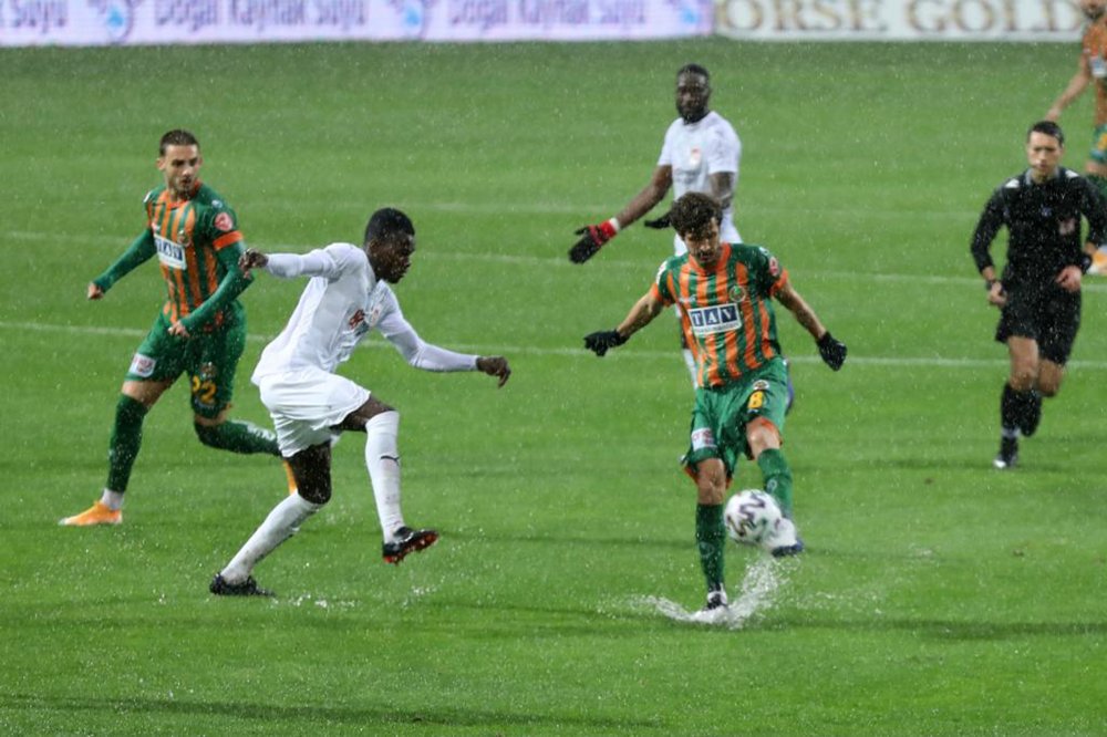 Aytemiz Alanyaspor - Demir Grup Sivasspor maçı ertelendi