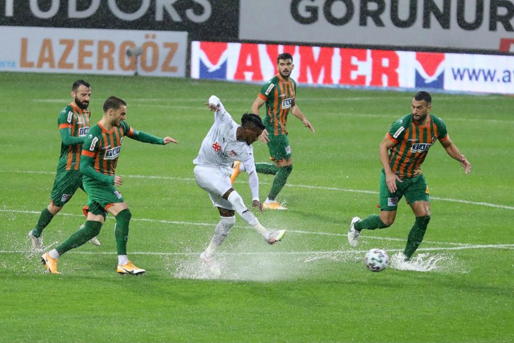 Aytemiz Alanyaspor - Demir Grup Sivasspor maçı ertelendi