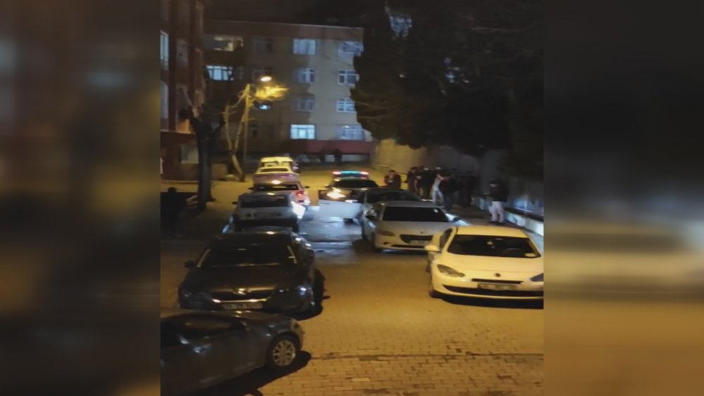 Bağcılar'da asker eğlencesi düzenleyen kişiler sokakta havaya ateş açtılar