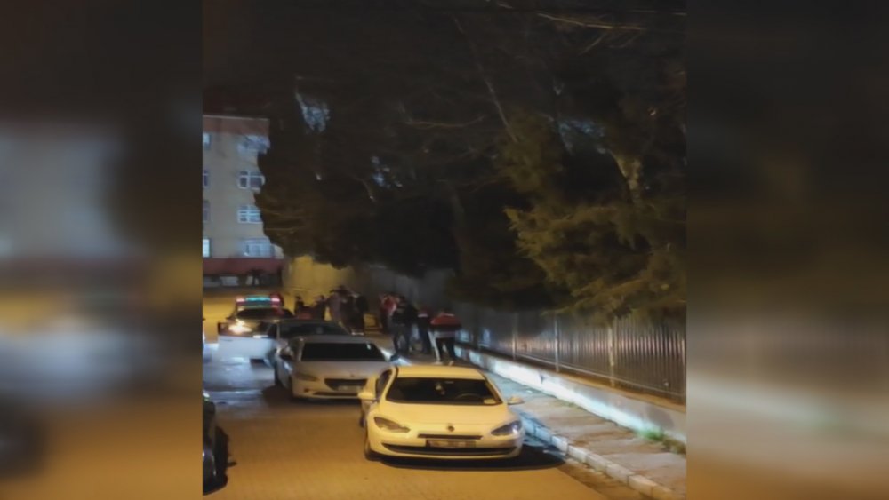 Bağcılar'da asker eğlencesi düzenleyen kişiler sokakta havaya ateş açtılar