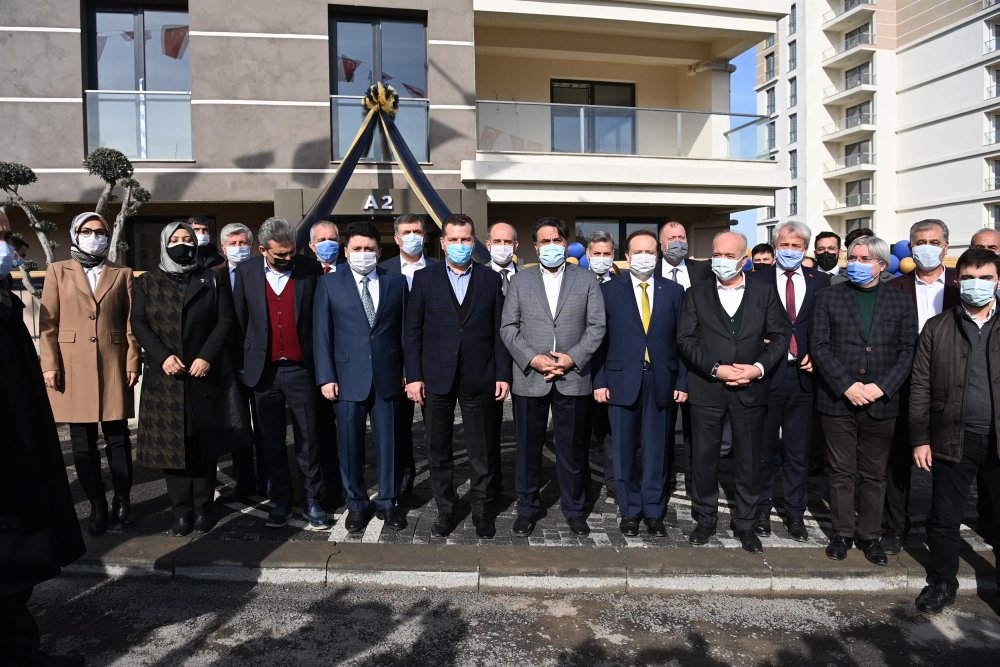 BALTOK, Yeni Karesi Konutlarının anahtarlarını teslim etti