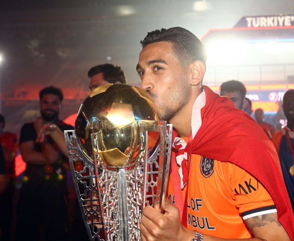 Başakşehir'den İrfan Can Kahveci'ye teşekkür