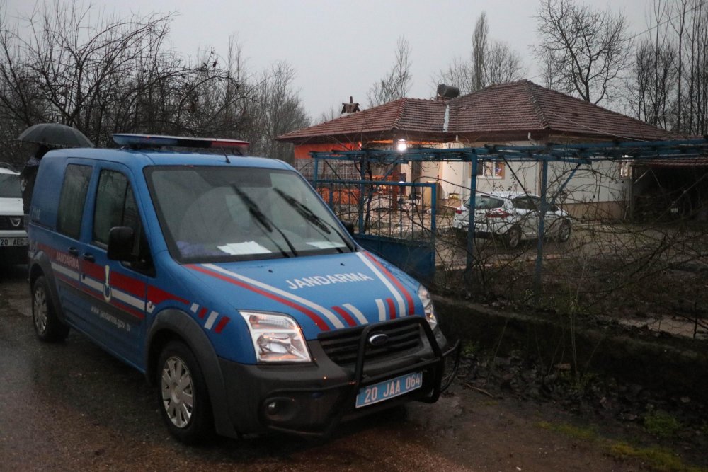 Denizli'de ormandan kesilen ağaçların gelirini zimmetine geçiren 4 kişi tutuklandı