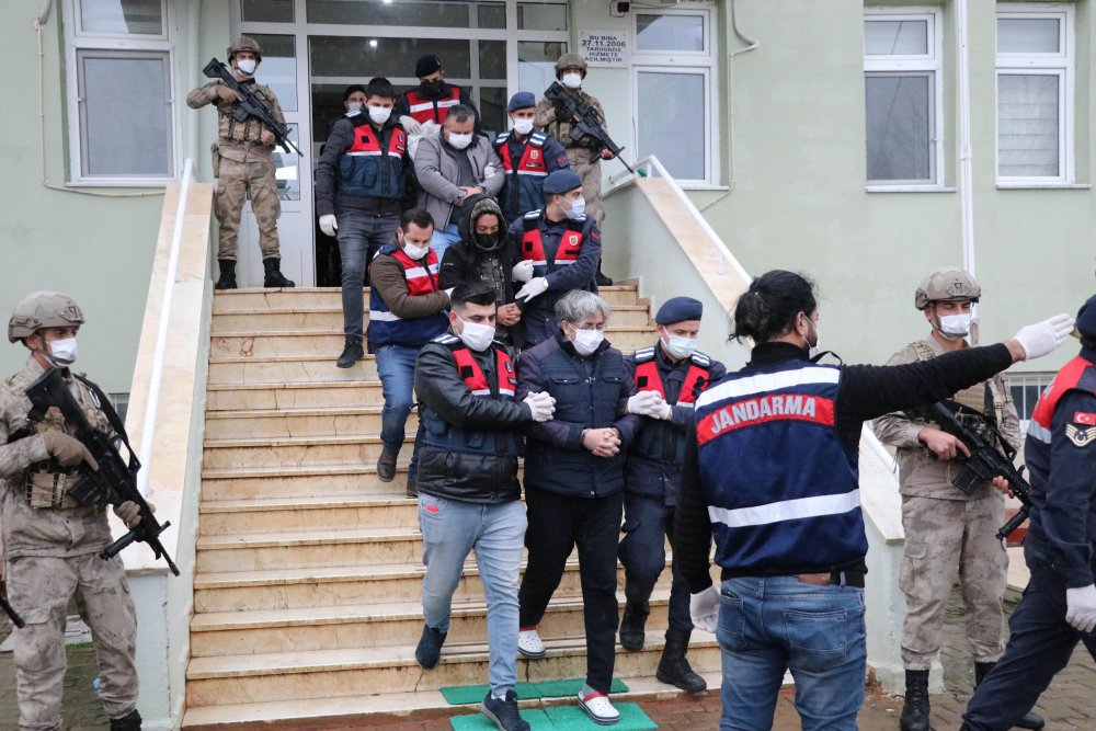 Denizli'de ormandan kesilen ağaçların gelirini zimmetine geçiren 4 kişi tutuklandı