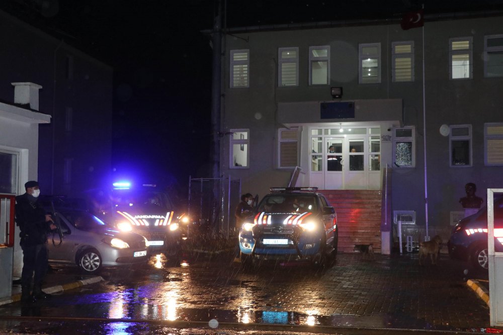 Denizli'de ormandan kesilen ağaçların gelirini zimmetine geçiren 4 kişi tutuklandı