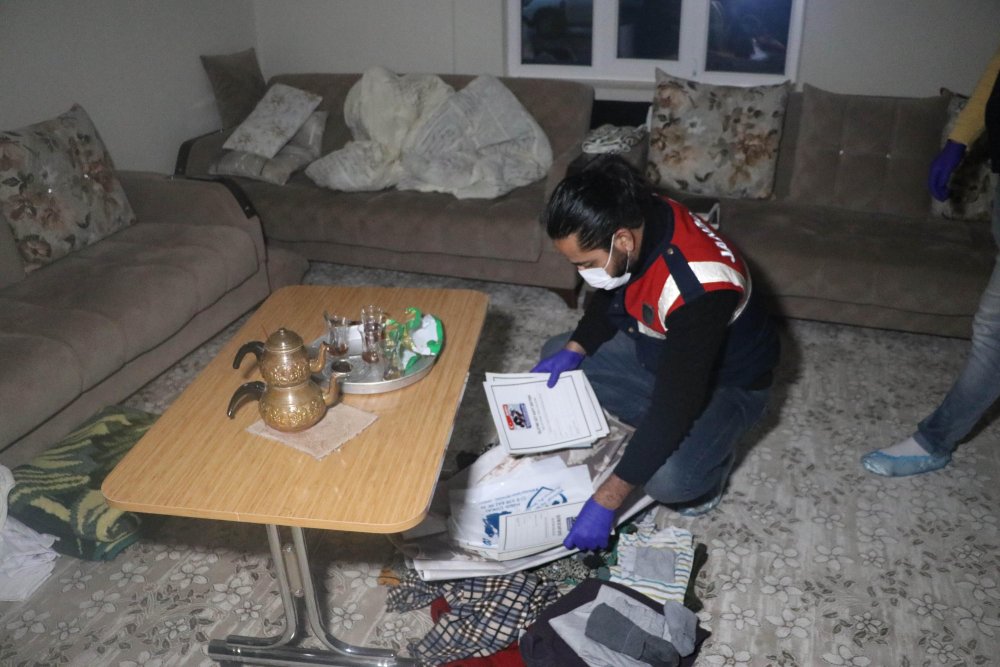 Denizli'de ormandan kesilen ağaçların gelirini zimmetine geçiren 4 kişi tutuklandı
