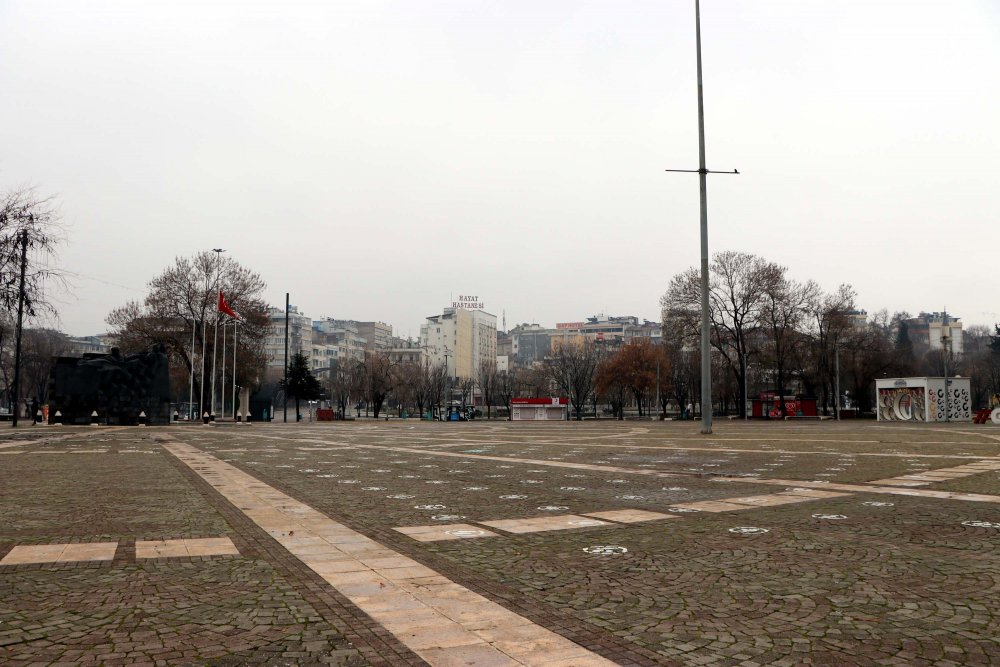 Gaziantep'te cadde ve meydanlar sessizliğe büründü