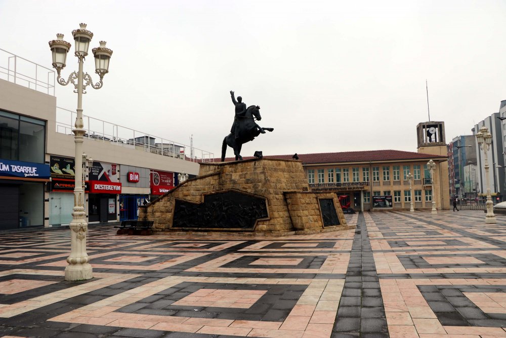 Gaziantep'te cadde ve meydanlar sessizliğe büründü