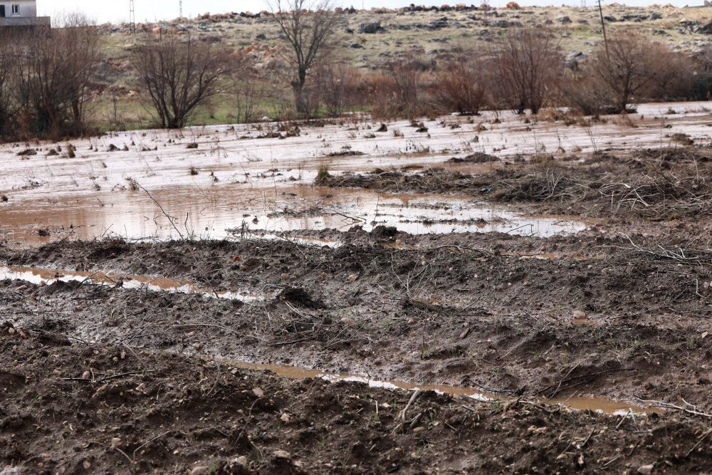 Gaziantep'te sağanak yağış sonrası tarlalar su altında kaldı