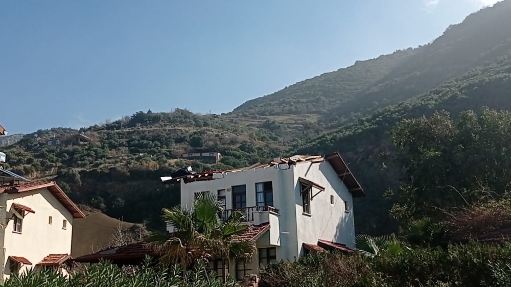 Hatay’da sağanak ve hortum