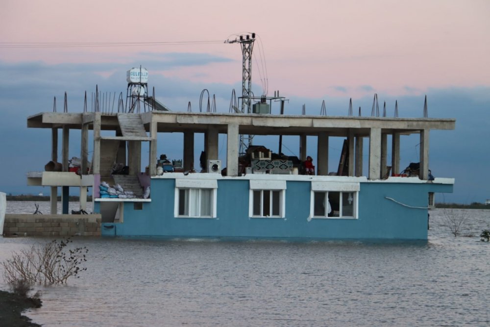 Hatay’da sağanak ve hortum hayatı olumsuz etkiledi