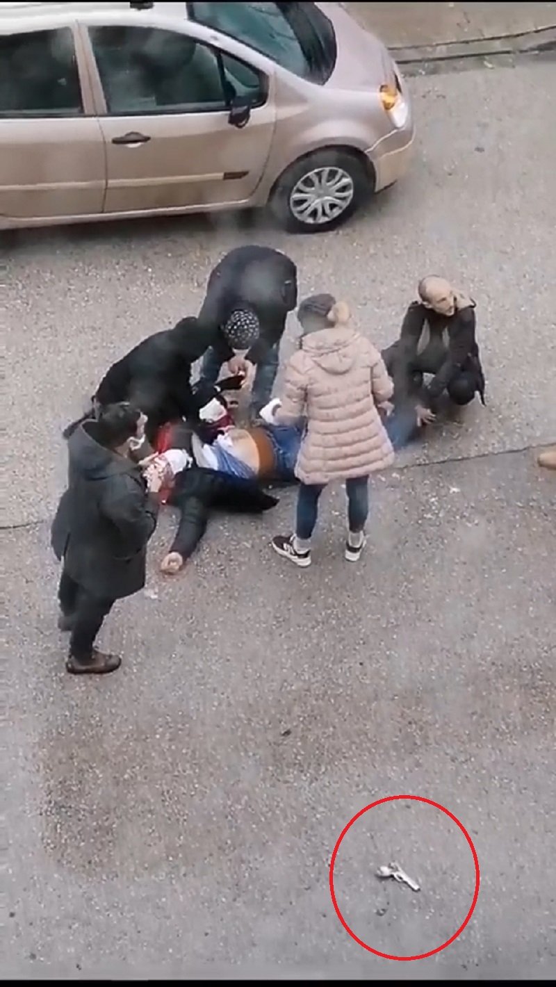 İki kişiyi yaralayan firari, yakalanacağını anlayınca kendini göğsünden vurdu