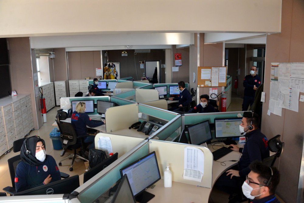KAHRAMANMARAŞ 112 Acil Çağrı Merkezi'ne 2020 yılında yapılan çağrıların 510 bini asılsız çıktı: İneği için ambulans, halısını yıkatmak için itfaiye