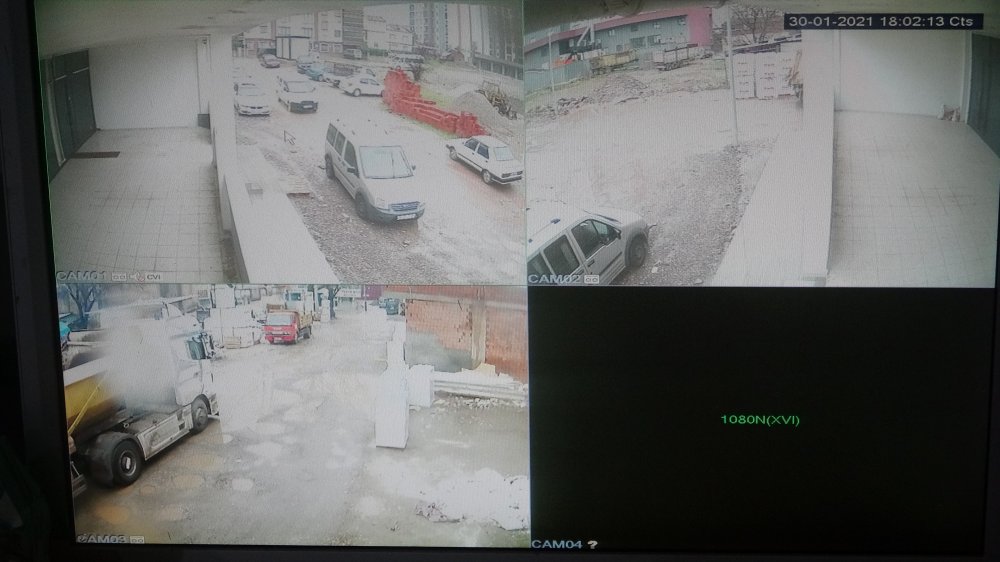 Kamerayla önlem alıp, 3 aydır faaliyet gösteren kıraathaneye baskın