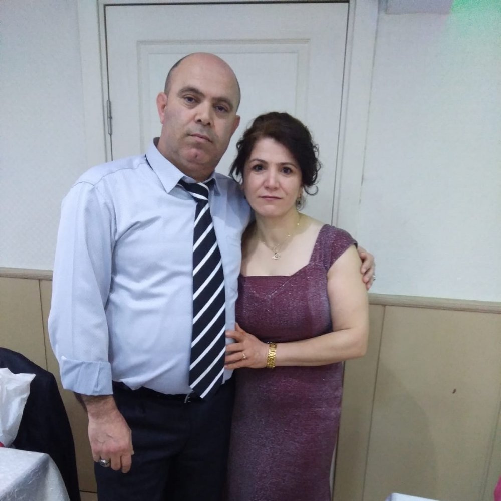 Kendisini birliğine teslim ettikten sonra kazada ölen ailesini son yolcuklarına uğurladı