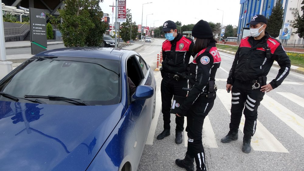 Kısıtlamada izin belgesi olmayan sürücüden, ‘valiyle görüşün’ savunması