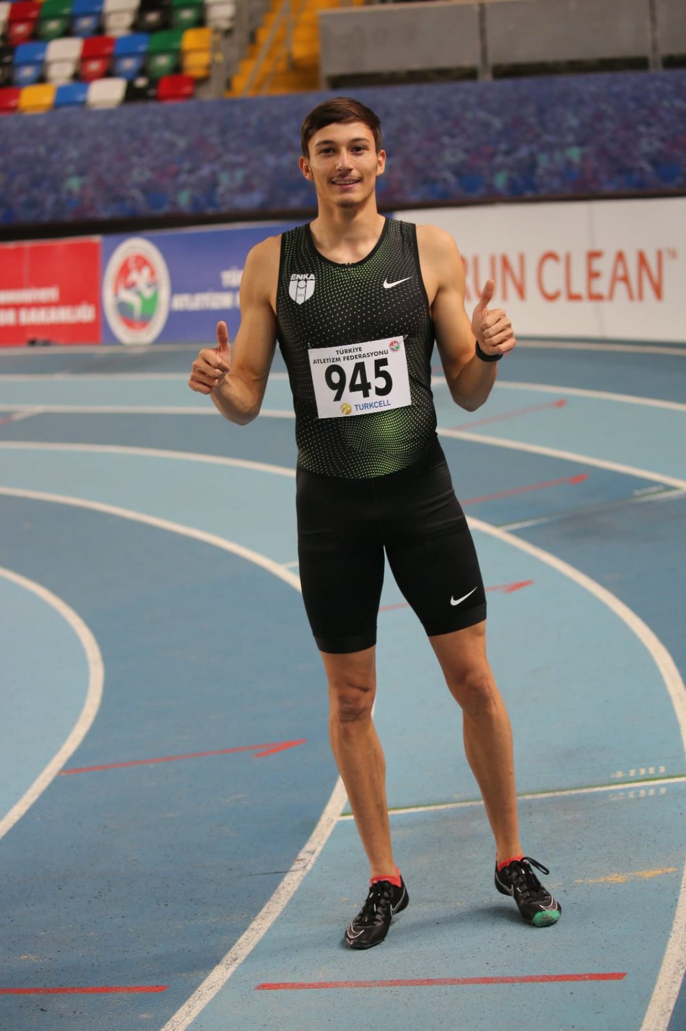 Milli atletlerden Salon Deneme Yarışları'nda yeni rekor