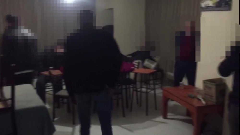 Mühürlenen kahvehanede bulunan 13 kişiye ceza 