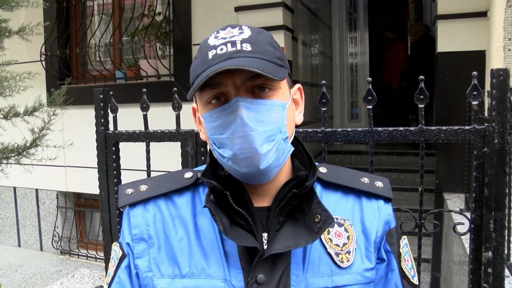 Polis ekiplerinden evde eğitim gören engelli çocuklara ziyaret
