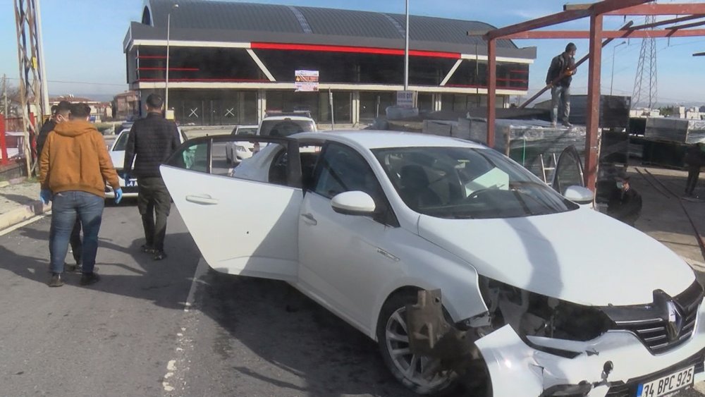 Polisin 'dur' ihtarına uymayarak kaçan 5 kişiden 1'i uyarı ateşinde ağır yaralandı