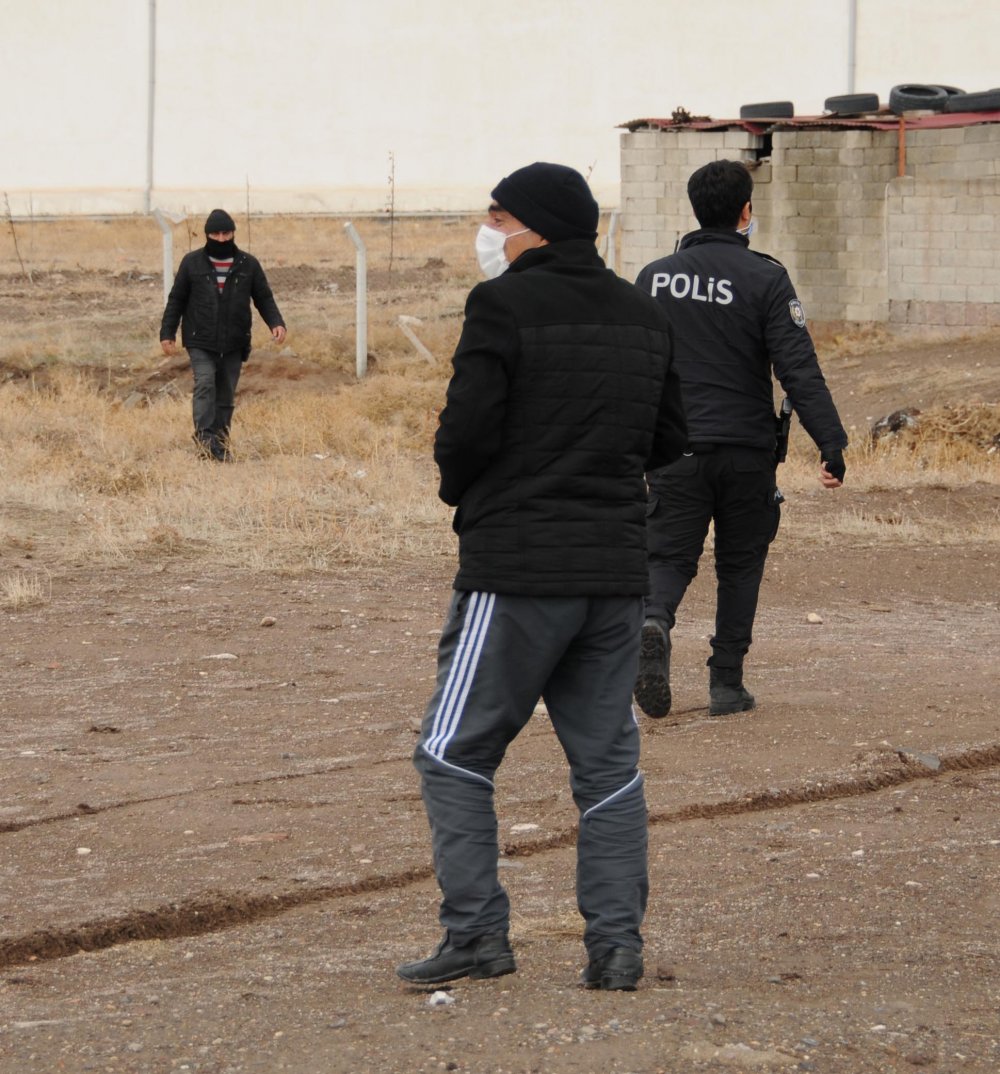 Pompalı tüfekle rastgele ateş açan genci, özel harekât polisleri etkisiz hale getirdi
