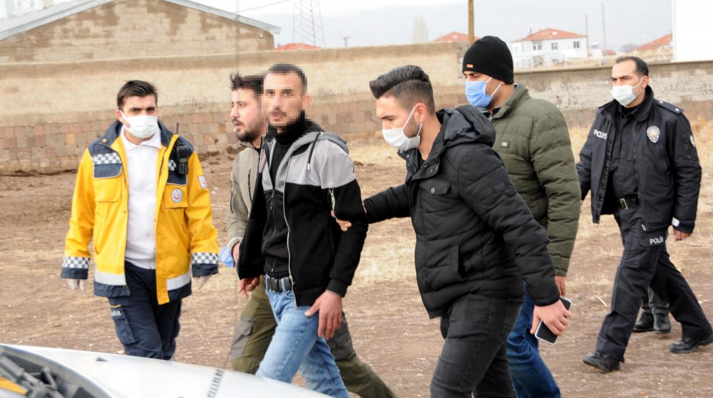 Pompalı tüfekle rastgele ateş açan genci, özel harekât polisleri etkisiz hale getirdi