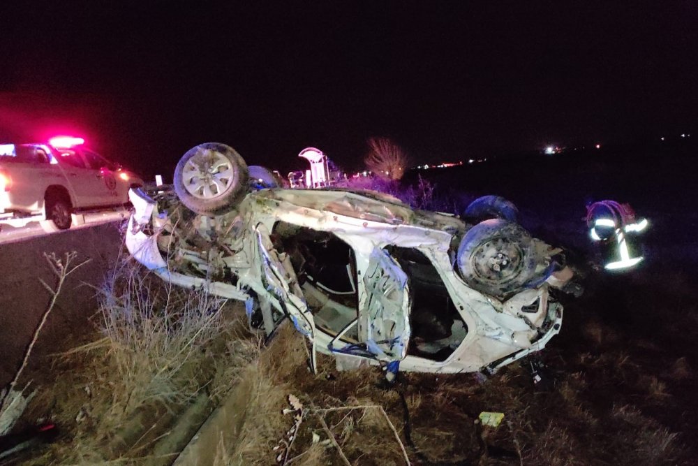 Şanlıurfa’da kamyon ile otomobil çarpıştı:4 kişi hayatını kaybetti