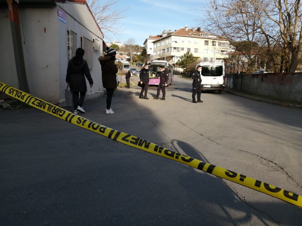 Sarıyer'de durakta otobüs bekleyen kişiye silahla ateş açıldı