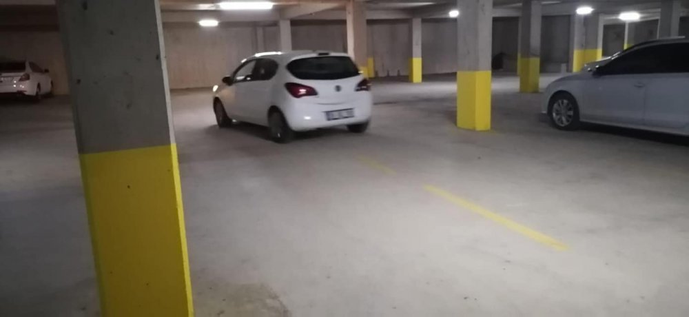 Savcının aracının camına "Arabayı koyduğunuz alan yol geçişi bilginize" yazılı not bırakınca  gözaltına alınan kişinin haberimizin yayınlanmasından sonra bırakıldığı bilgisine ulaşıldı
