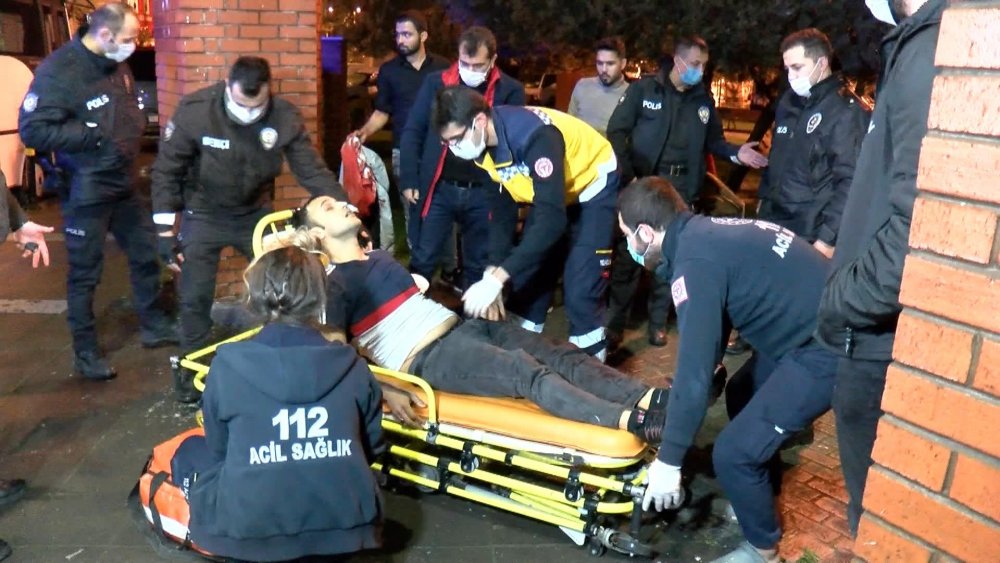 Zeytinburnu'nda bir kişi gasp edilirken bıçaklandı