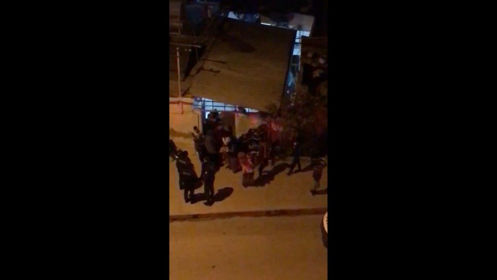 50 metrekare avluda 100 kişilik düğün törenine polis baskını