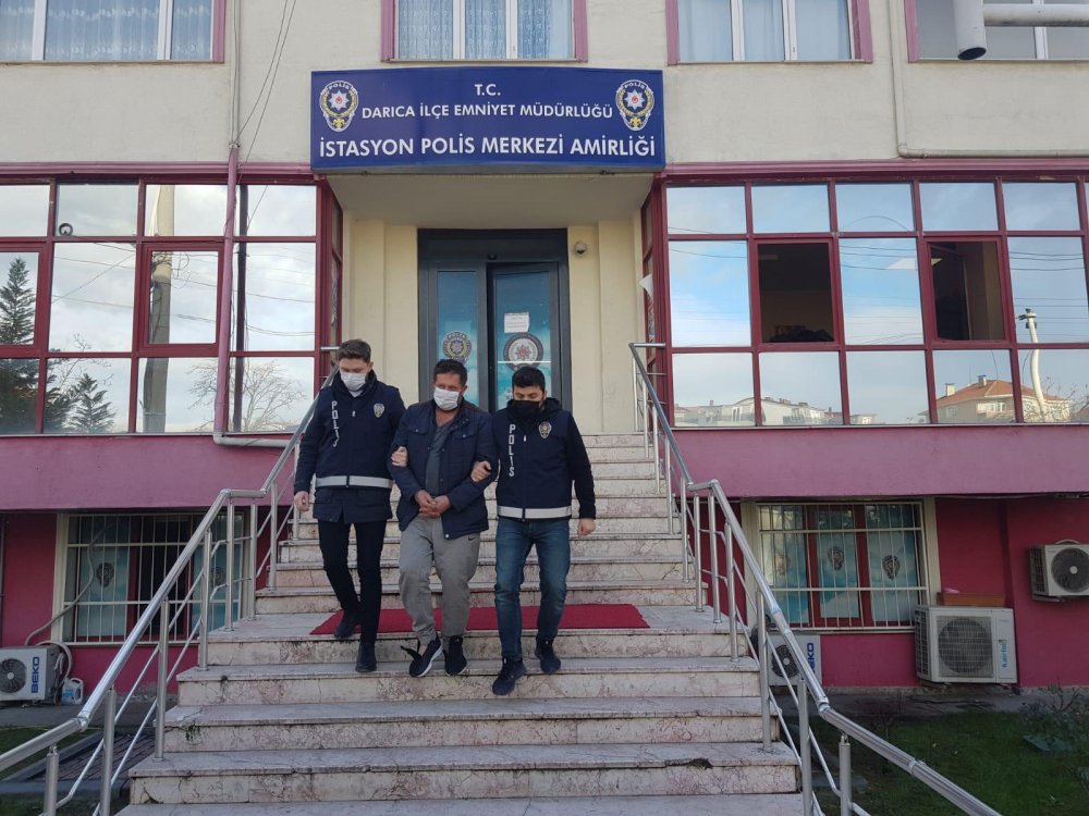 900 bin liralık rüşveti geri çeviren polisler ödüllendirildi