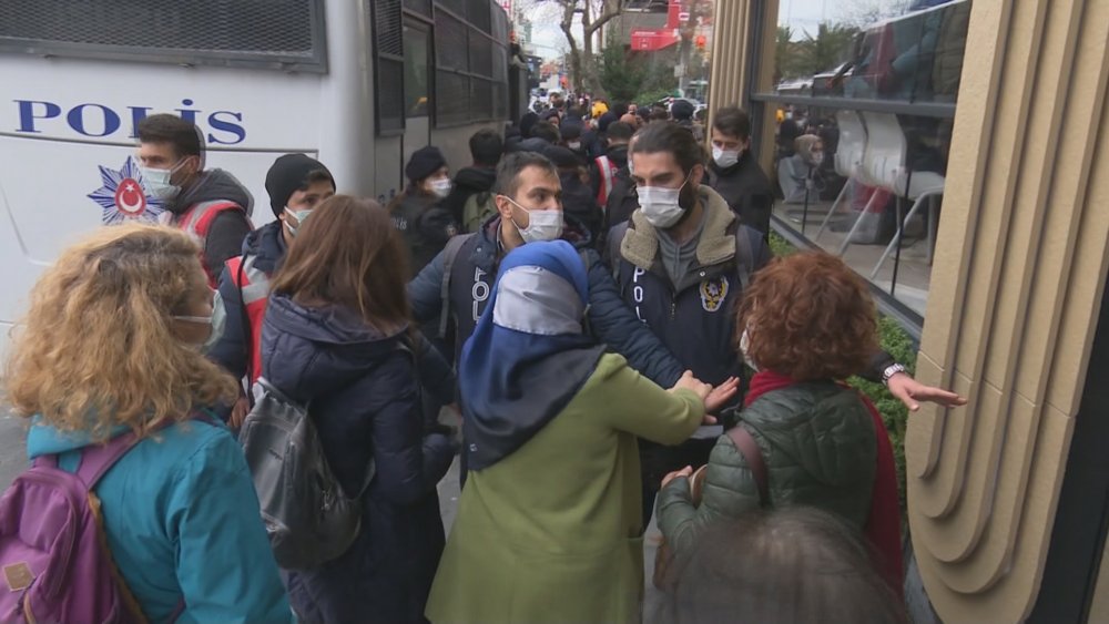 Boğaziçi Üniversitesi çevresinde toplanan gruplar gözaltına allındı