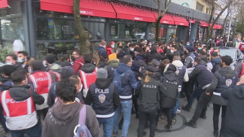 Boğaziçi Üniversitesi çevresinde toplanan gruplar gözaltına allındı