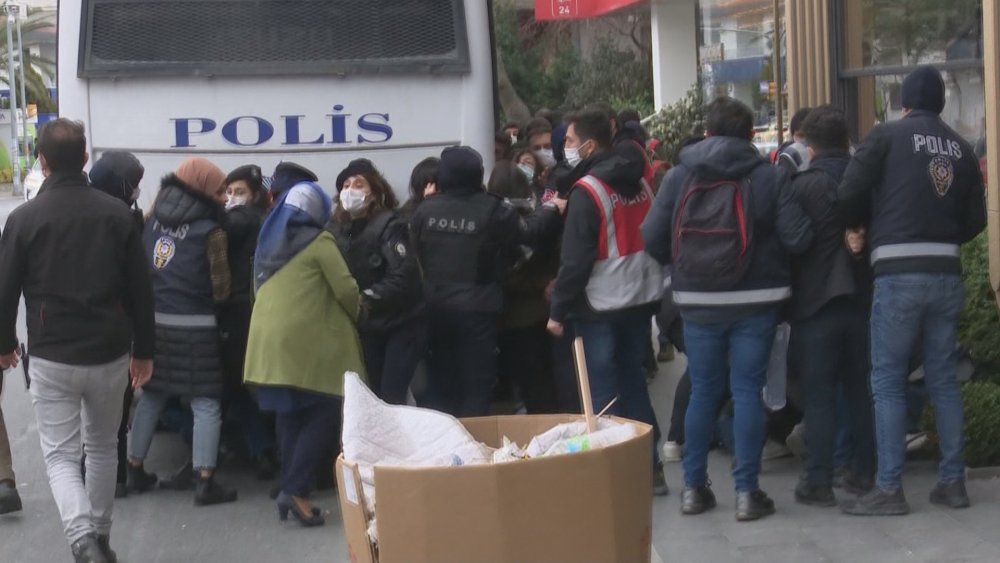 Boğaziçi Üniversitesi çevresinde toplanan gruplar gözaltına allındı