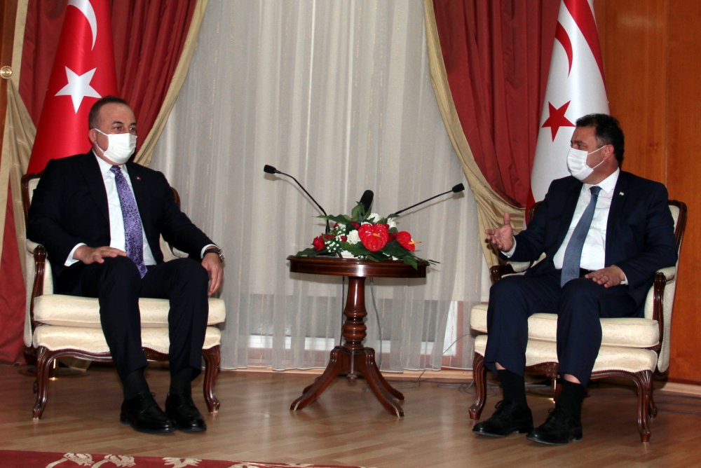 Dışişleri Bakanı Çavuşoğlu, KKTC Başbakanı Saner ile görüştü