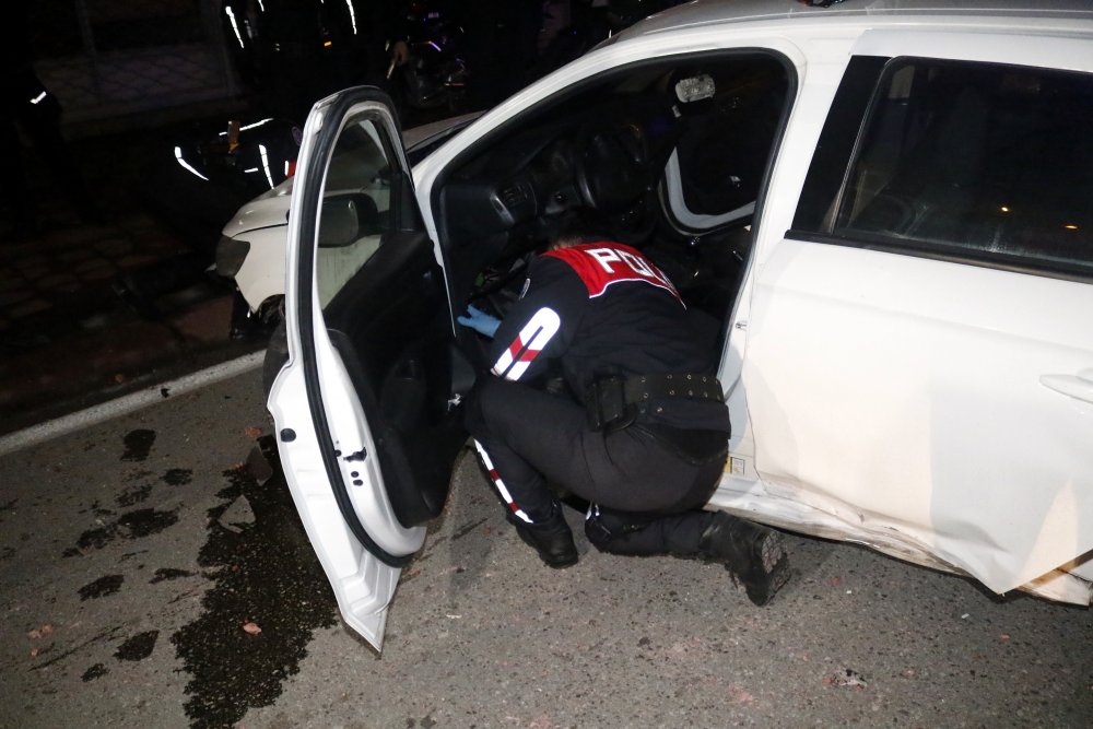 Dur ihtarından kaçan ve kaza yapan otomobilde uyuşturucu bulundu