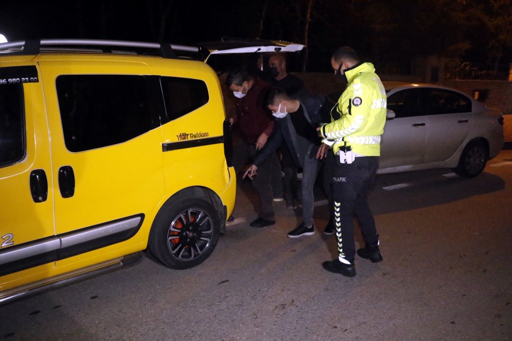 Dur ihtarından kaçan ve kaza yapan otomobilde uyuşturucu bulundu